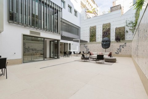 Apartamento de 3 dormitorios en venta en Barcelona, Cataluña, Spain № 4275 - foto 25