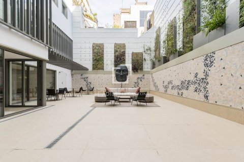 Apartamento de 2 dormitorios en venta en Barcelona, Cataluña, Spain № 4272 - foto 26