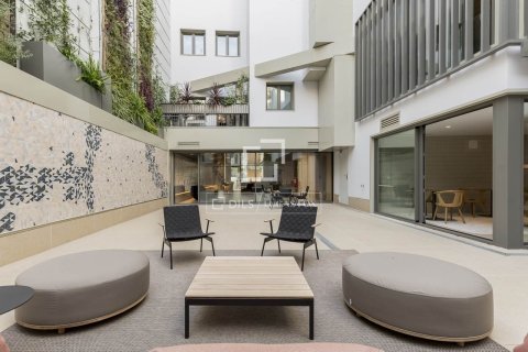 Apartamento de 2 dormitorios en venta en Barcelona, Cataluña, Spain № 4272 - foto 28