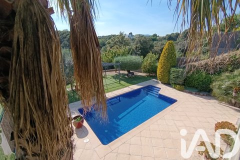 Сasa de 5 dormitorios en venta en Caldes de Montbui, Barcelona, Cataluña, Spain № 8406