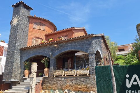 5 bedrooms house for sale in Roda de Berà, Tarragona, Catalonia, Spain № 8405 - photo 2