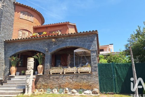5 bedrooms house for sale in Roda de Berà, Tarragona, Catalonia, Spain № 8405 - photo 3