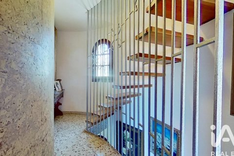 5 bedrooms house for sale in Roda de Berà, Tarragona, Catalonia, Spain № 8405 - photo 18
