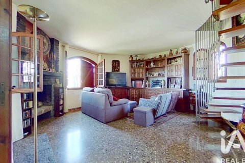 5 bedrooms house for sale in Roda de Berà, Tarragona, Catalonia, Spain № 8405 - photo 6