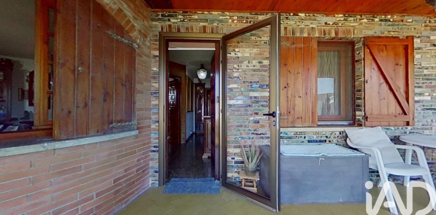 5 bedrooms house for sale in Roda de Berà, Tarragona, Catalonia, Spain № 8405