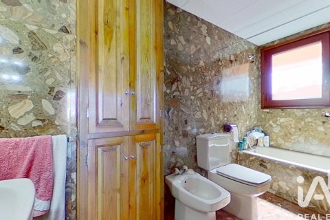 5 bedrooms house for sale in Roda de Berà, Tarragona, Catalonia, Spain № 8405 - photo 11