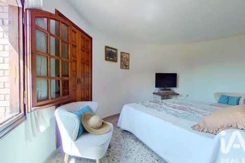 5 bedrooms house for sale in Roda de Berà, Tarragona, Catalonia, Spain № 8405 - photo 19