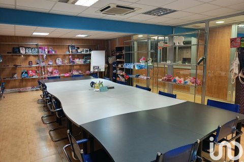 Propiedad comercial de 684 m² en venta en Santa Eulalia De Roncana, Barcelona, Cataluña, Spain № 8410