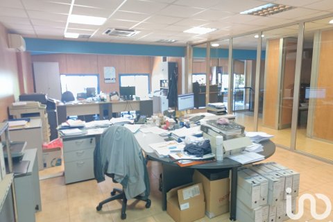 Propiedad comercial de 684 m² en venta en Santa Eulalia De Roncana, Barcelona, Cataluña, Spain № 8410 - foto 19