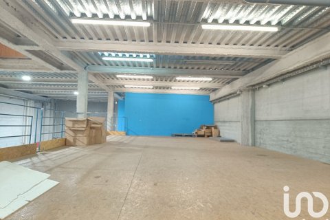 Propiedad comercial de 684 m² en venta en Santa Eulalia De Roncana, Barcelona, Cataluña, Spain № 8410 - foto 24