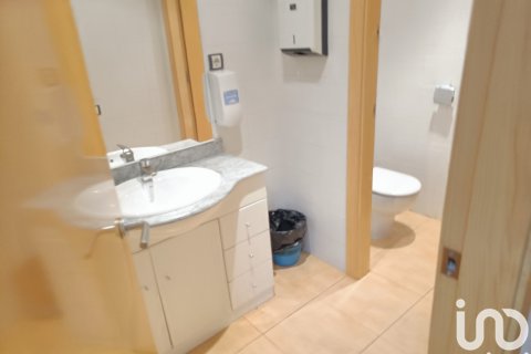 Propiedad comercial de 684 m² en venta en Santa Eulalia De Roncana, Barcelona, Cataluña, Spain № 8410 - foto 20