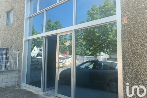Propiedad comercial de 684 m² en venta en Santa Eulalia De Roncana, Barcelona, Cataluña, Spain № 8410 - foto 13