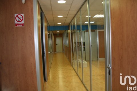 Propiedad comercial de 684 m² en venta en Santa Eulalia De Roncana, Barcelona, Cataluña, Spain № 8410 - foto 23