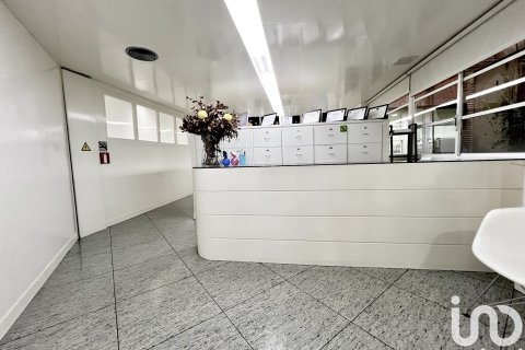 Купить коммерческую недвижимость в Барселона, Испания с 1 спальня, 184м², № 8408 - фото 3