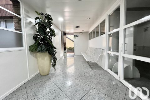 Купить коммерческую недвижимость в Барселона, Испания с 1 спальня, 184м², № 8408 - фото 2