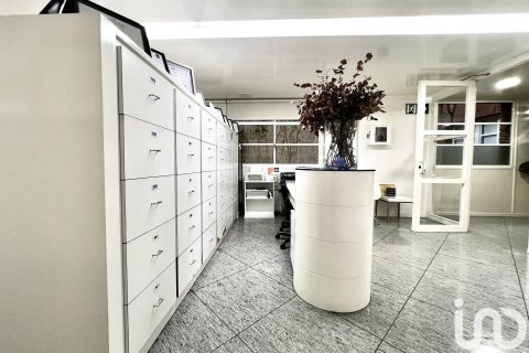 Купить коммерческую недвижимость в Барселона, Испания с 1 спальня, 184м², № 8408 - фото 4