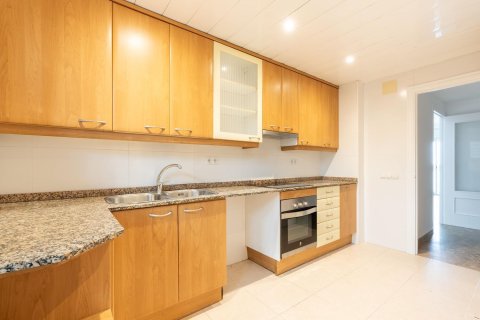 Apartamento de 4 dormitorios en venta en Gavà, Barcelona, Cataluña, Spain № 8443 - foto 3