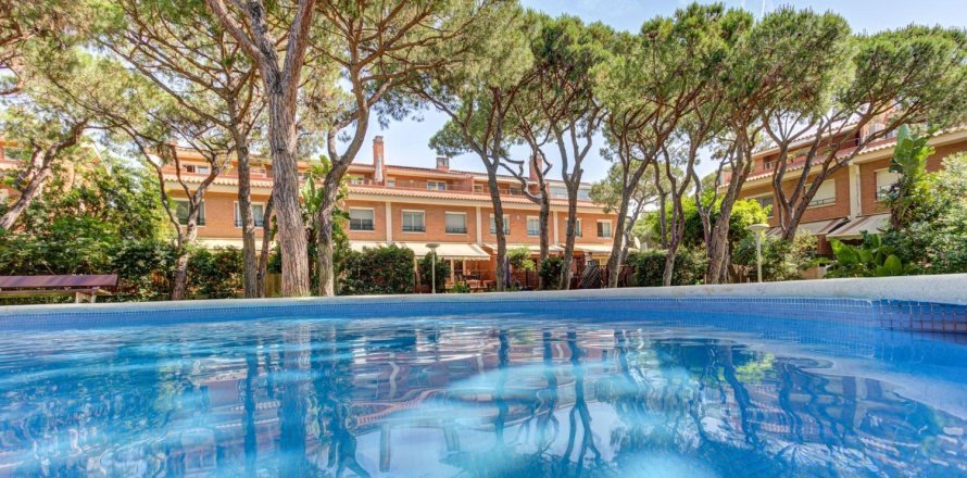 Casa adosada de 3 dormitorios en venta en Gavà, Barcelona, Cataluña, Spain № 8442