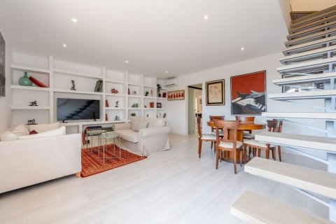 Apartamento de 2 dormitorios en venta en Barcelona, Cataluña, Spain № 8446