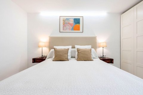 Купить квартиру в Барселона, Испания с 3 комнаты, 86м², № 8446 - фото 17