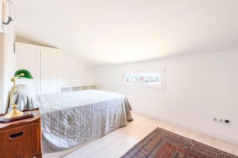 Купить квартиру в Барселона, Испания с 3 комнаты, 86м², № 8446 - фото 12