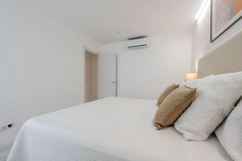 Купить квартиру в Барселона, Испания с 3 комнаты, 86м², № 8446 - фото 16
