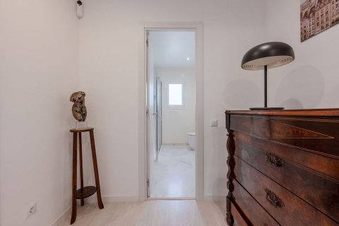 Купить квартиру в Барселона, Испания с 3 комнаты, 86м², № 8446 - фото 7