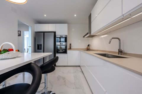 Купить квартиру в Барселона, Испания с 3 комнаты, 86м², № 8446 - фото 26