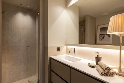 Apartamento de 5 dormitorios en venta en Barcelona, Cataluña, Spain № 8440 - foto 20