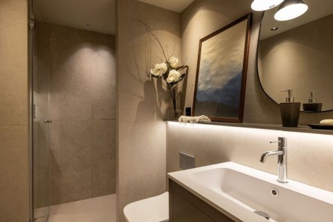 Apartamento de 5 dormitorios en venta en Barcelona, Cataluña, Spain № 8440 - foto 19