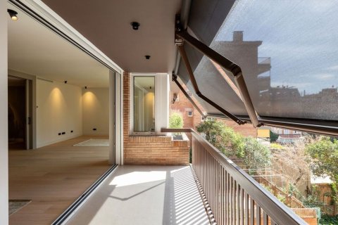 Apartamento de 5 dormitorios en venta en Barcelona, Cataluña, Spain № 8440 - foto 6