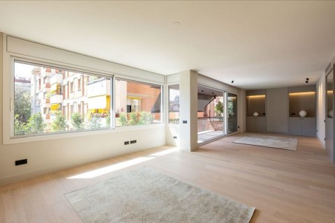 Apartamento de 5 dormitorios en venta en Barcelona, Cataluña, Spain № 8440