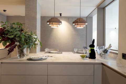Apartamento de 5 dormitorios en venta en Barcelona, Cataluña, Spain № 8440 - foto 14