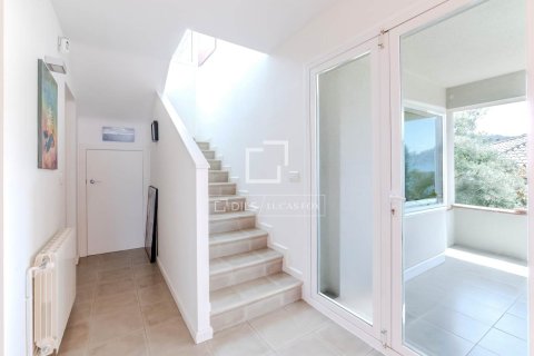 Villa de 7 dormitorios en venta en Sitges, Barcelona, Cataluña, Spain № 4235 - foto 13
