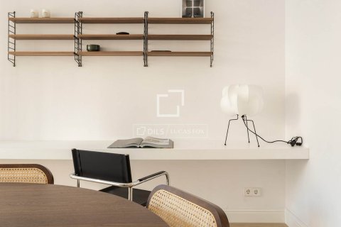 Apartamento de 3 dormitorios en venta en Barcelona, Cataluña, Spain № 4230 - foto 8