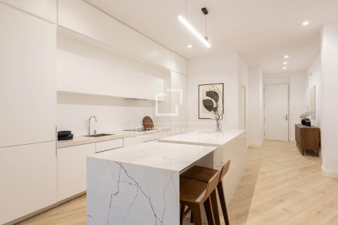 Apartamento de 3 dormitorios en venta en Barcelona, Cataluña, Spain № 4230 - foto 13