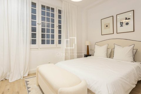 Apartamento de 3 dormitorios en venta en Barcelona, Cataluña, Spain № 4230 - foto 22