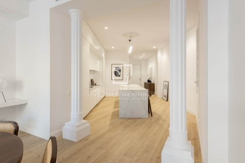 Apartamento de 3 dormitorios en venta en Barcelona, Cataluña, Spain № 4230 - foto 10