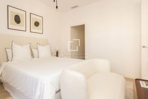 Apartamento de 3 dormitorios en venta en Barcelona, Cataluña, Spain № 4230 - foto 21