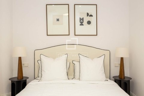 Apartamento de 3 dormitorios en venta en Barcelona, Cataluña, Spain № 4230 - foto 23
