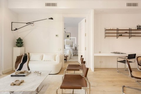 Apartamento de 3 dormitorios en venta en Barcelona, Cataluña, Spain № 4230 - foto 7