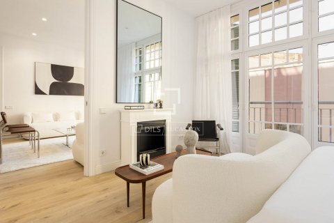 Apartamento de 3 dormitorios en venta en Barcelona, Cataluña, Spain № 4230 - foto 18