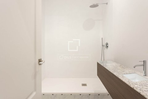 Apartamento de 3 dormitorios en venta en Barcelona, Cataluña, Spain № 4230 - foto 27