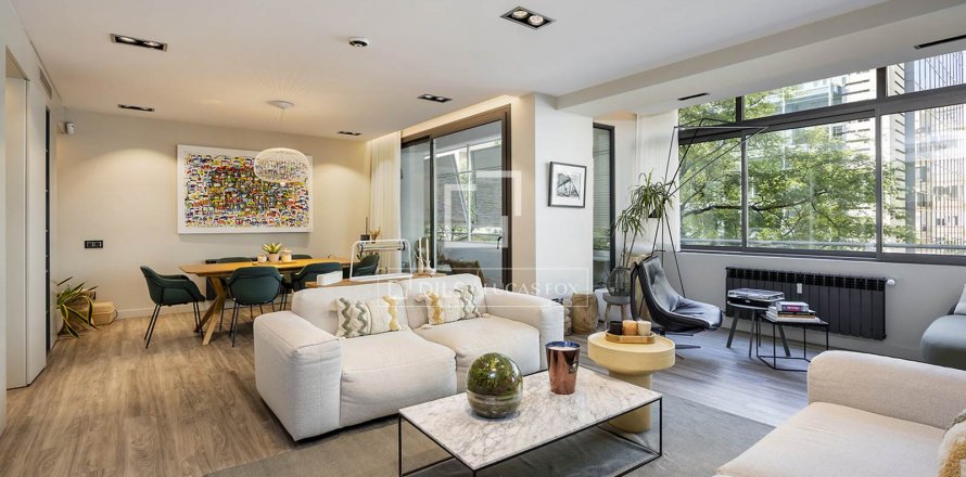 3 bedrooms apartment for sale in Barcelona, Catalonia, Spain № 8507