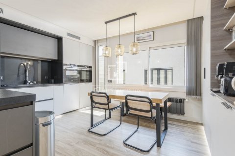 3 bedrooms apartment for sale in Barcelona, Catalonia, Spain № 8507 - photo 13