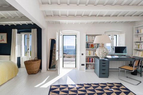 Villa de 7 dormitorios en alquiler en Caldes d'Estrac, Barcelona, Cataluña, Spain № 8512 - foto 19