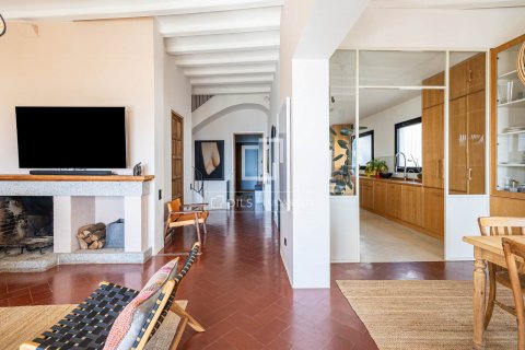Villa de 7 dormitorios en alquiler en Caldes d'Estrac, Barcelona, Cataluña, Spain № 8512 - foto 8