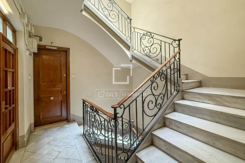Apartamento de 4 dormitorios en venta en Barcelona, Cataluña, Spain № 8508 - foto 27