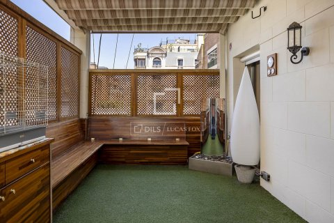 Apartamento de 4 dormitorios en venta en Barcelona, Cataluña, Spain № 8508 - foto 8