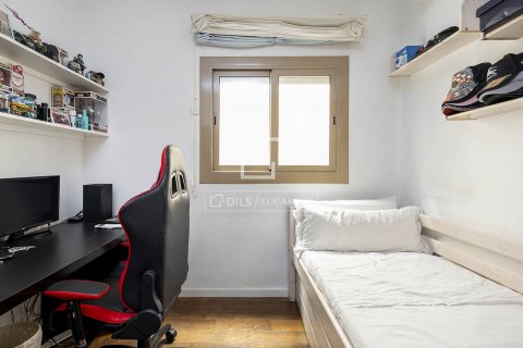 Apartamento de 4 dormitorios en venta en Barcelona, Cataluña, Spain № 8508 - foto 22